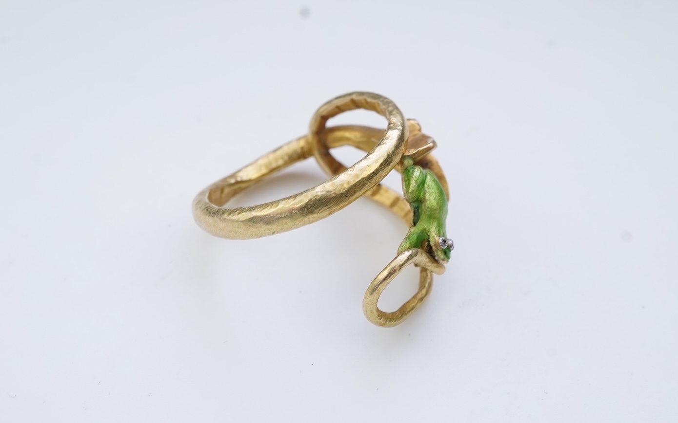 An unusual gold and enamel novelty ring